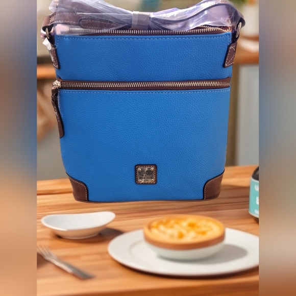 DOONEY AND BURKE BLUE AND Brown Crossbody Bag. Excellent Condition. Like New. - Picture 2 of 7